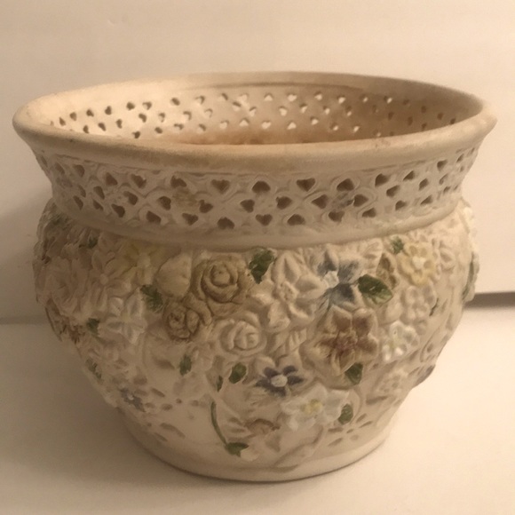 Ceramic Victorian Floral Design Heart Lattice Vase/Planter - Picture 1 of 9